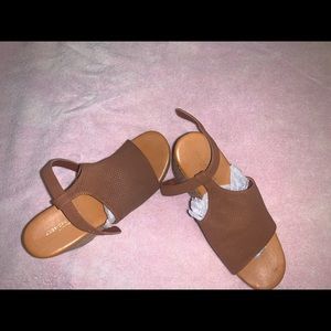 American eagle heels